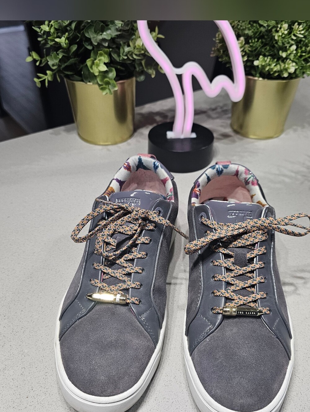 TED BAKER Espadrilles / Sneakers en Daim Gris à Logo - Picture 2 of 9